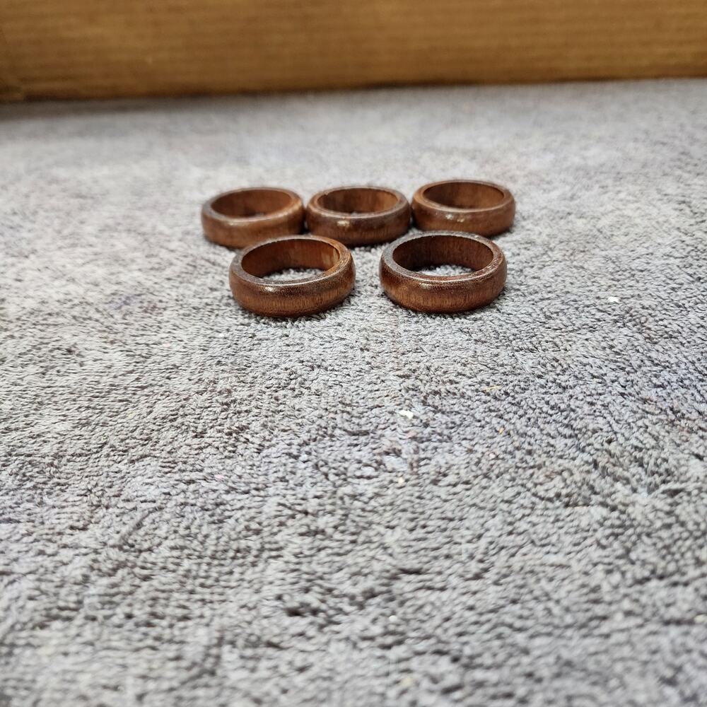 5 wooden napkins rings modest understated classic b34